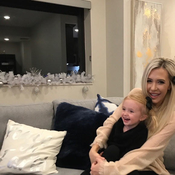 Meet your Posher, Michelle - Picture 1 of 1